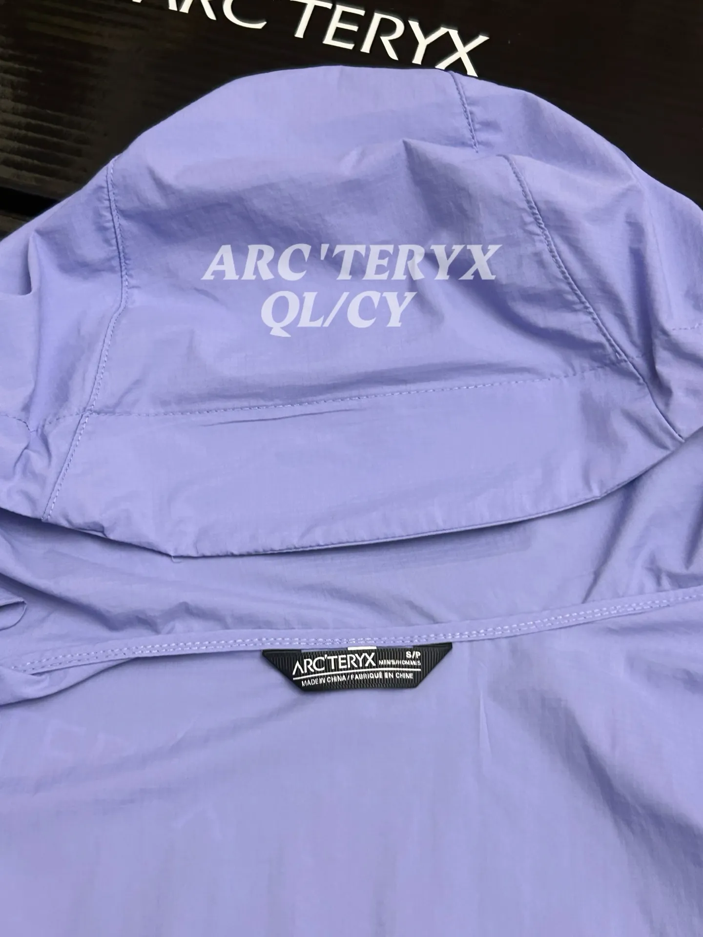 🦋 185 ARCTERYX SQUAMISH Same Style HOODY Breathable 26 Series Breathable ！ Same Style ！ New Arrival， ！Premium Quality ！ ， ， ， 99% Breathable 、 ， ！ 、 。 Windwall 、 、 、 、 … 、 、 、 … 、 ， 、 … 、 ！ 、 … ！ ： Black Navy Blue Size S 66 112 46.4 60 90-110 M 68 116 47.6 61.5 110-130 L 70 120 48.8 63 130-145 XL 72 124 50 64.5 145-160 XXL 74 128 52.4 67.5 170-190 XXXL 78 132 55 70 190